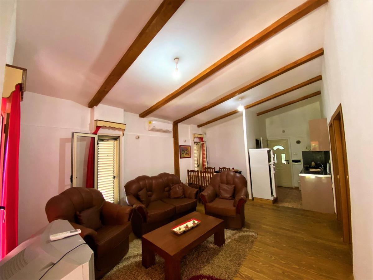 Ramo'S Green Beachside Retreat - Cozy 2 Bedroom Home Vlorë Eksteriør billede