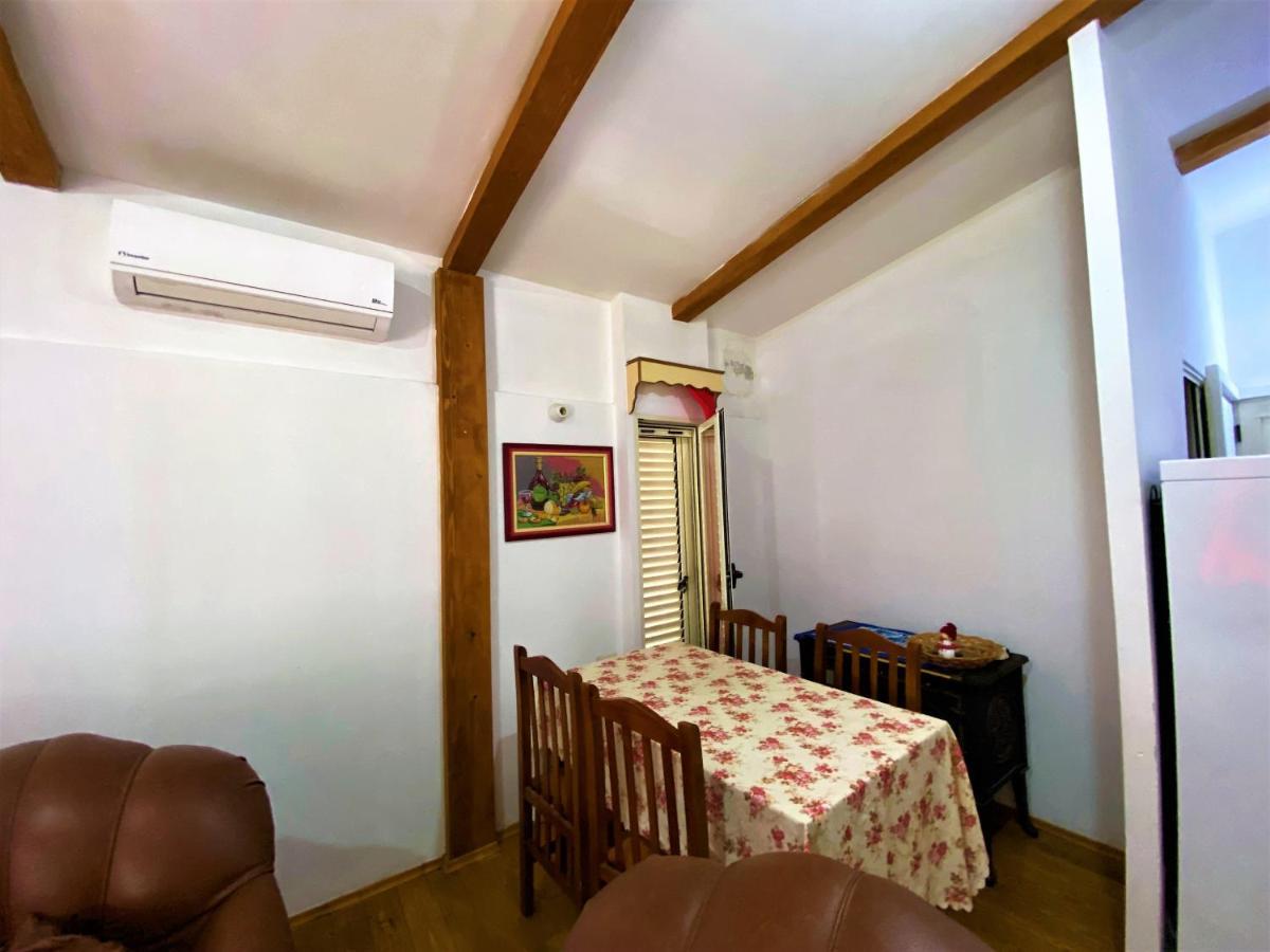 Ramo'S Green Beachside Retreat - Cozy 2 Bedroom Home Vlorë Eksteriør billede